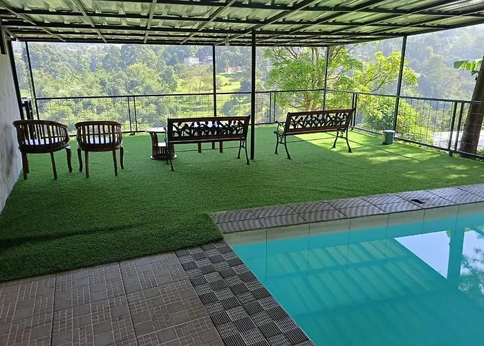 Villa Bukit Punclut