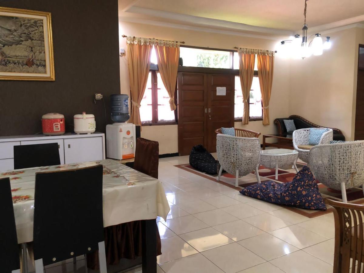Villa Bukit Punclut *